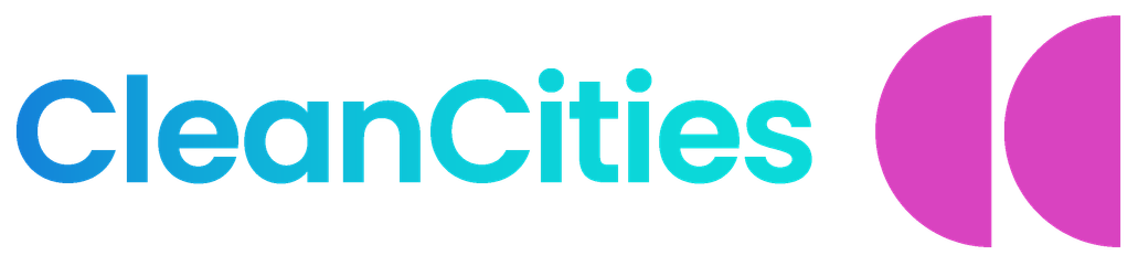 logo Clean Cities – niebieski napis CleanCities oraz dwa fioletowe półokręgi zwrócone łukiem w lewą stronę